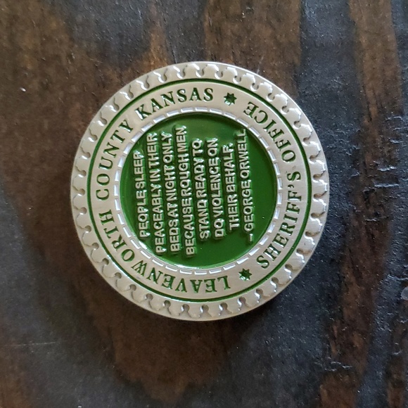 🌲Leavenworth County Sheriff SWAT Challenge Coin - Picture 2 of 3